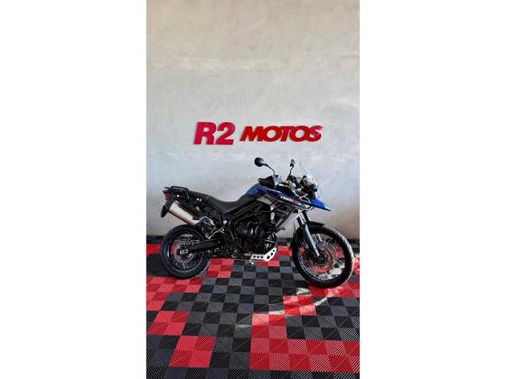 TRIUMPH TIGER 800 XCX TRIUMPH TIGER 800 XCX
